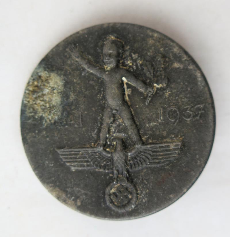 German Third reich period  day badge 1.Mai 1937