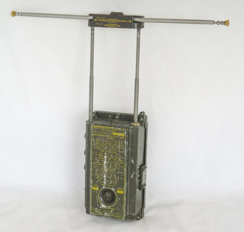 Coldwar era US rescue radio RT-159B/URC-4