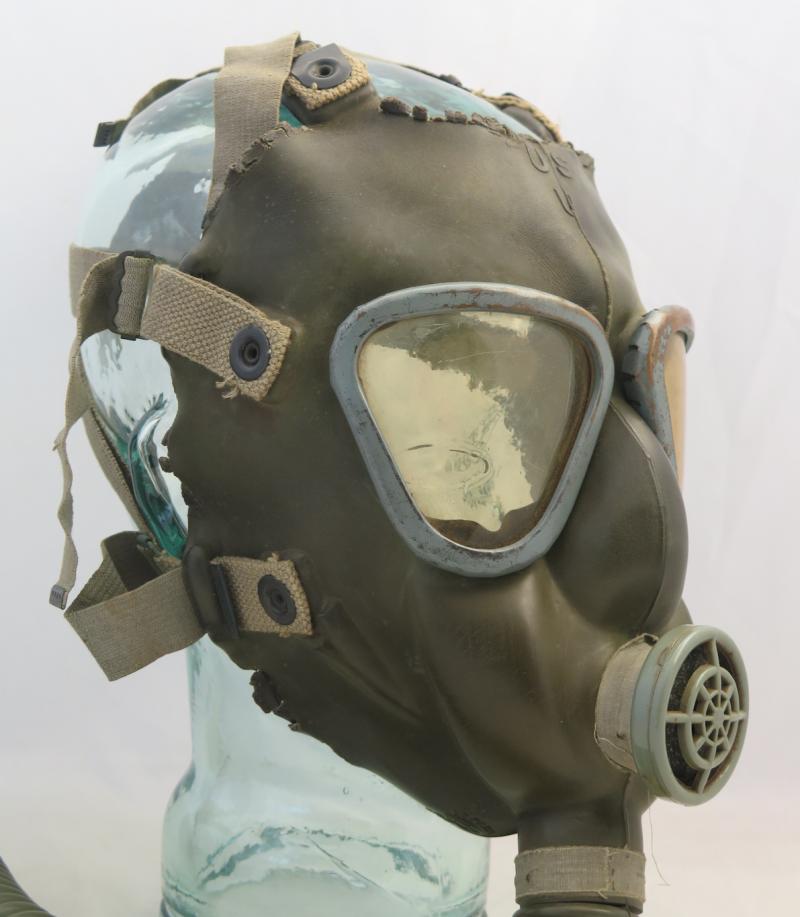 WW2 US army service gas mask
