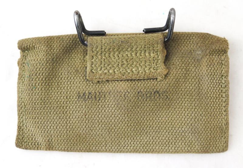 WW2 US army M1924 1st aid pouch and packet