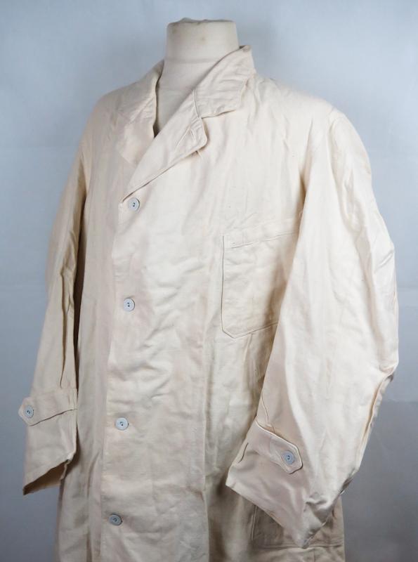 WW2 Finnish army medical doctors white coat 1938