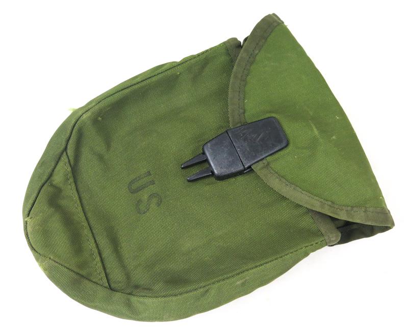 Cold war US army M1967 field gear set- Entrenching tool pouch and sleeping bag carrier