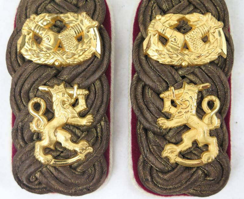 Pre-war Finnish M/1922 Carelian guards regiment officer shoulder boards