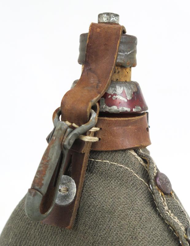 WW1 German M1917 field bottle - Grey cover 1918