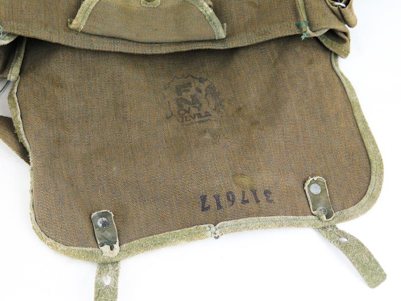 WW2 Finnish army M30 gas mask bag