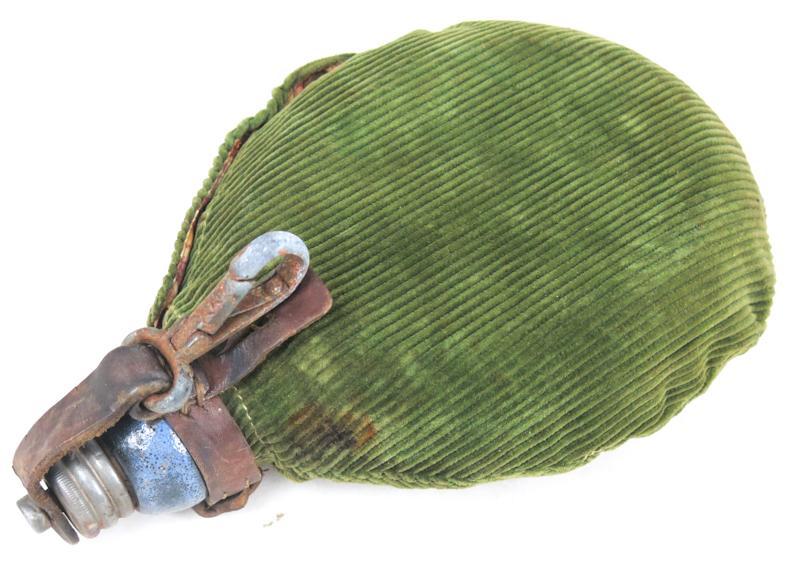 WW1 German M1917 field bottle - Bright green cover