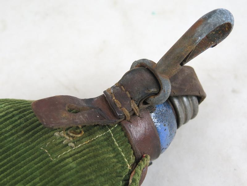 WW1 German M1917 field bottle - Bright green cover