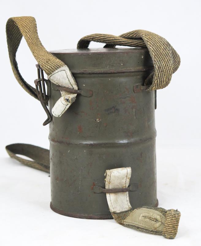 WW1 German M1917 gas mask canister - ersatz strap