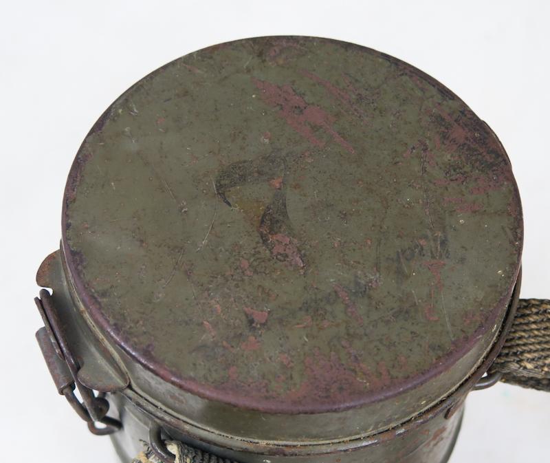 WW1 German M1917 gas mask canister - ersatz strap