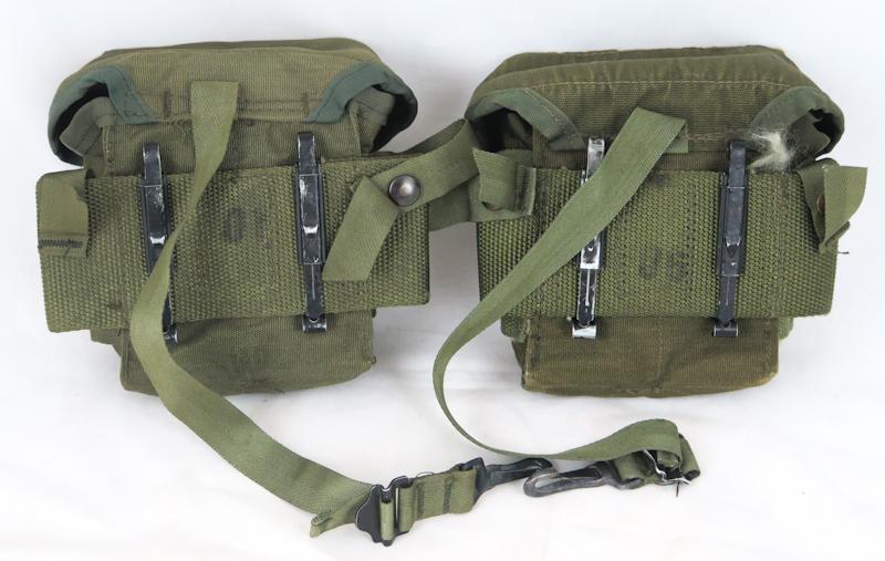 Cold war Vietnam US army M1967 M16 20 round mag pouch - 1969