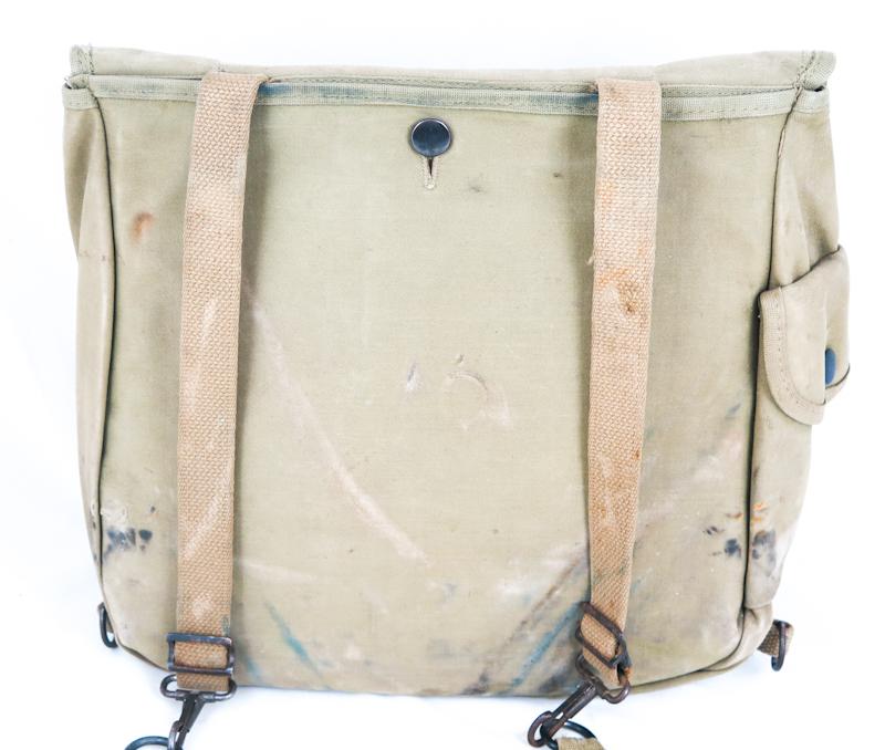 WW2 US army M1936 musette bag with shoulder strap - rubberised 1942