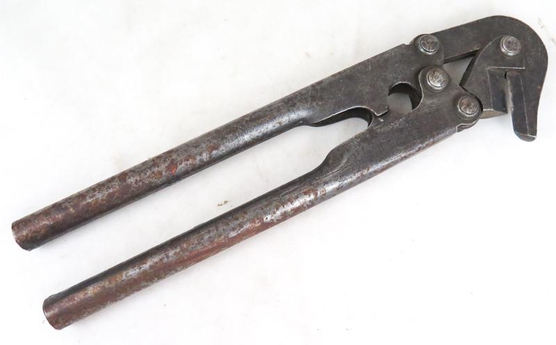 WW2 Finnish army barbed wire short scissors with pouch