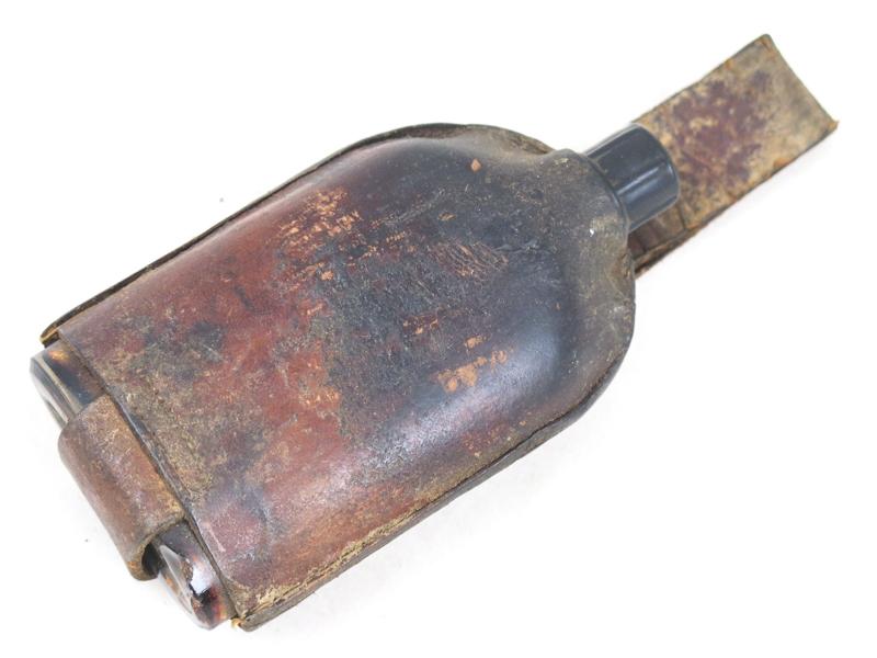 WW2 Finnish Pikiöljy insect repellent pouch and bottle