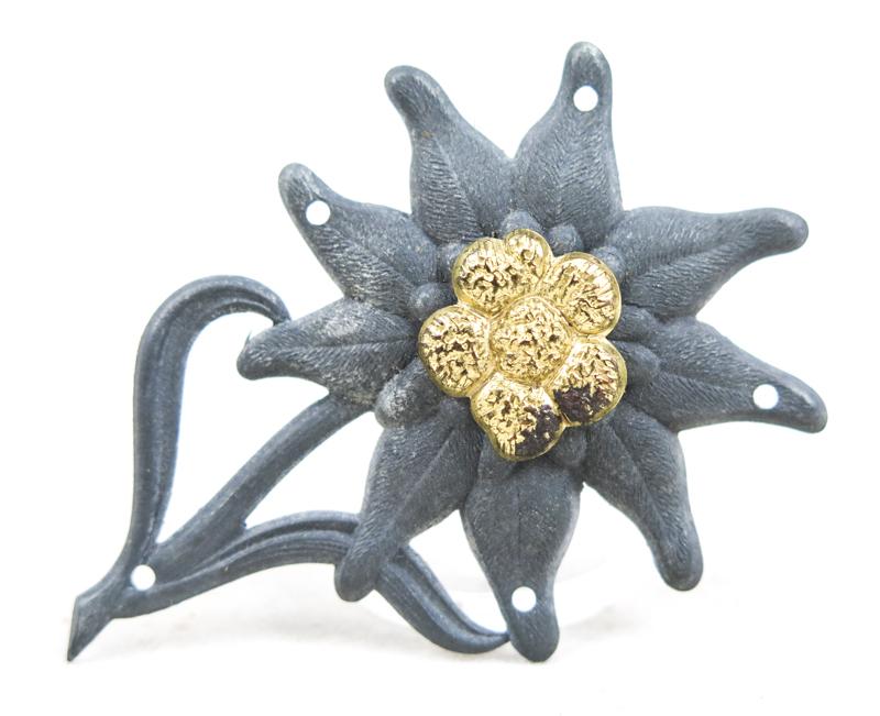 WW2 German Wehrmacht Gebirgsjäger edelweiss cap badge