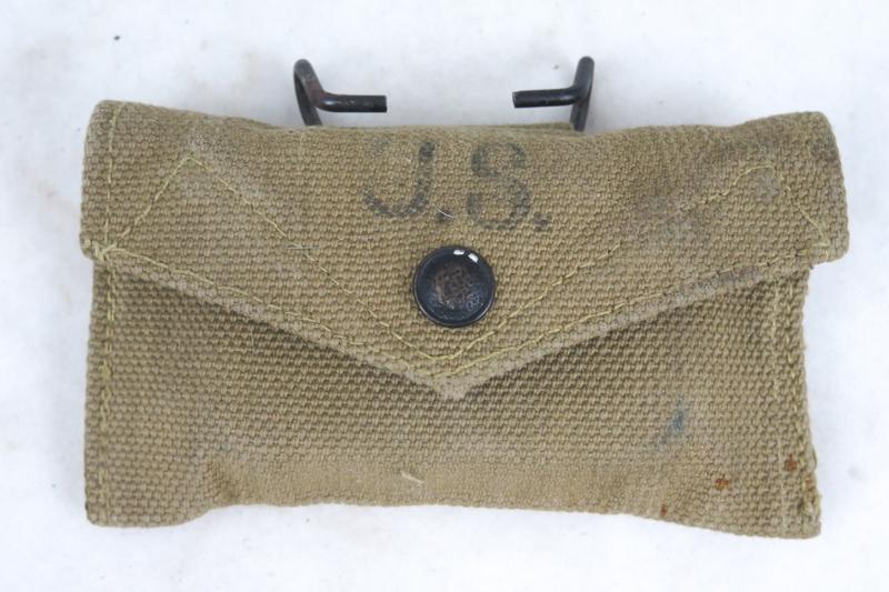 WW2 US army M1942 1st aid pouch - British made 1944