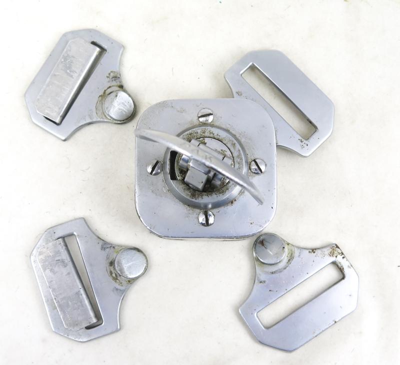 WW2 Finnish PAK parachute quick release lock