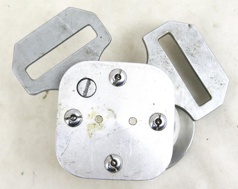 WW2 Finnish PAK parachute quick release lock