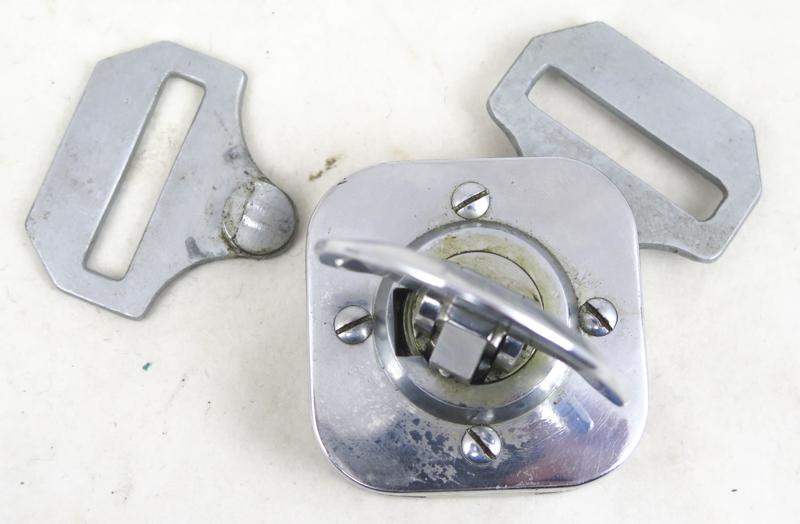 WW2 Finnish PAK parachute quick release lock