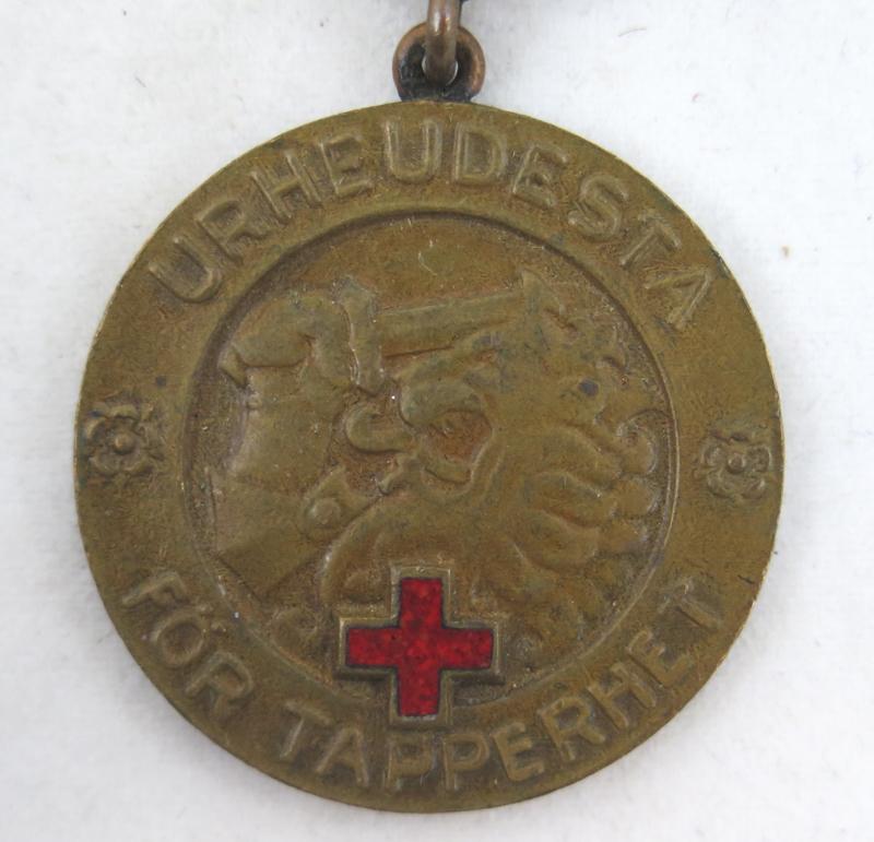 WW2 Finnish Freedom medal 2nd class with Red cross 1941
