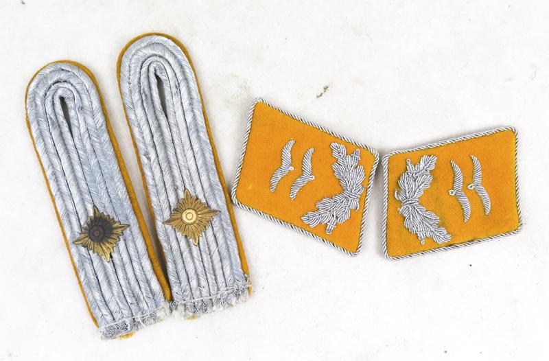 WW2 German Luftwaffe officers flyer/paratrooper lieutenant collartabs and shoulderboards